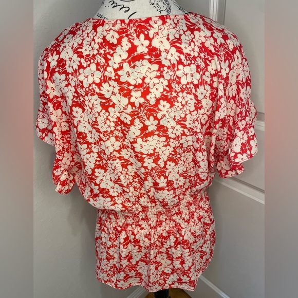 Max Studio Floral Red Women's Top Size Large - Picture 3 of 12